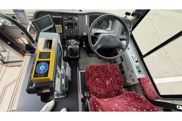 貸切りだから運転席をじっくり見られます！